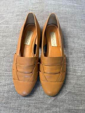 Vintage Calico Tan Leather Cut-Out Loafer Flats Made in Brazil